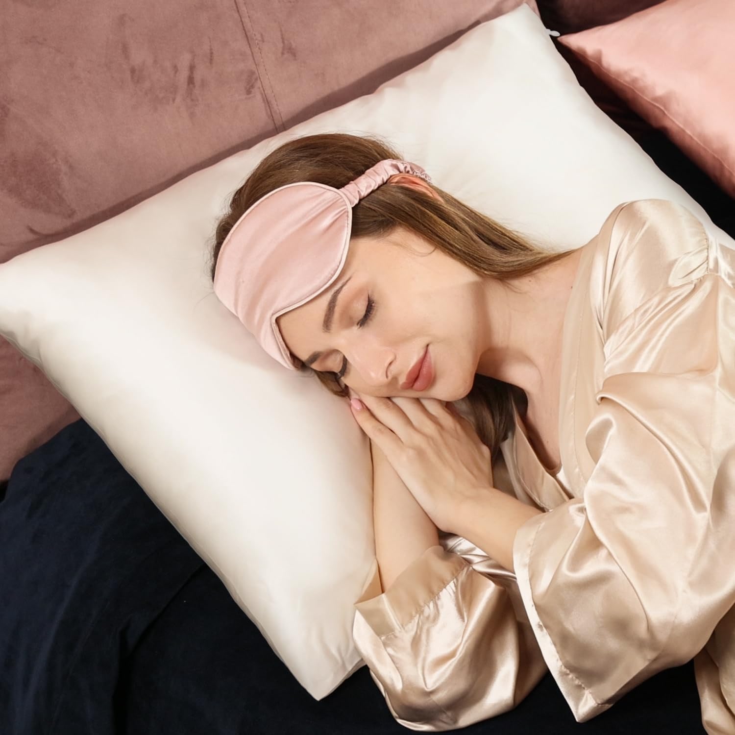 Ivory 22 Momme Mulberry Silk Pillowcase (Standard)